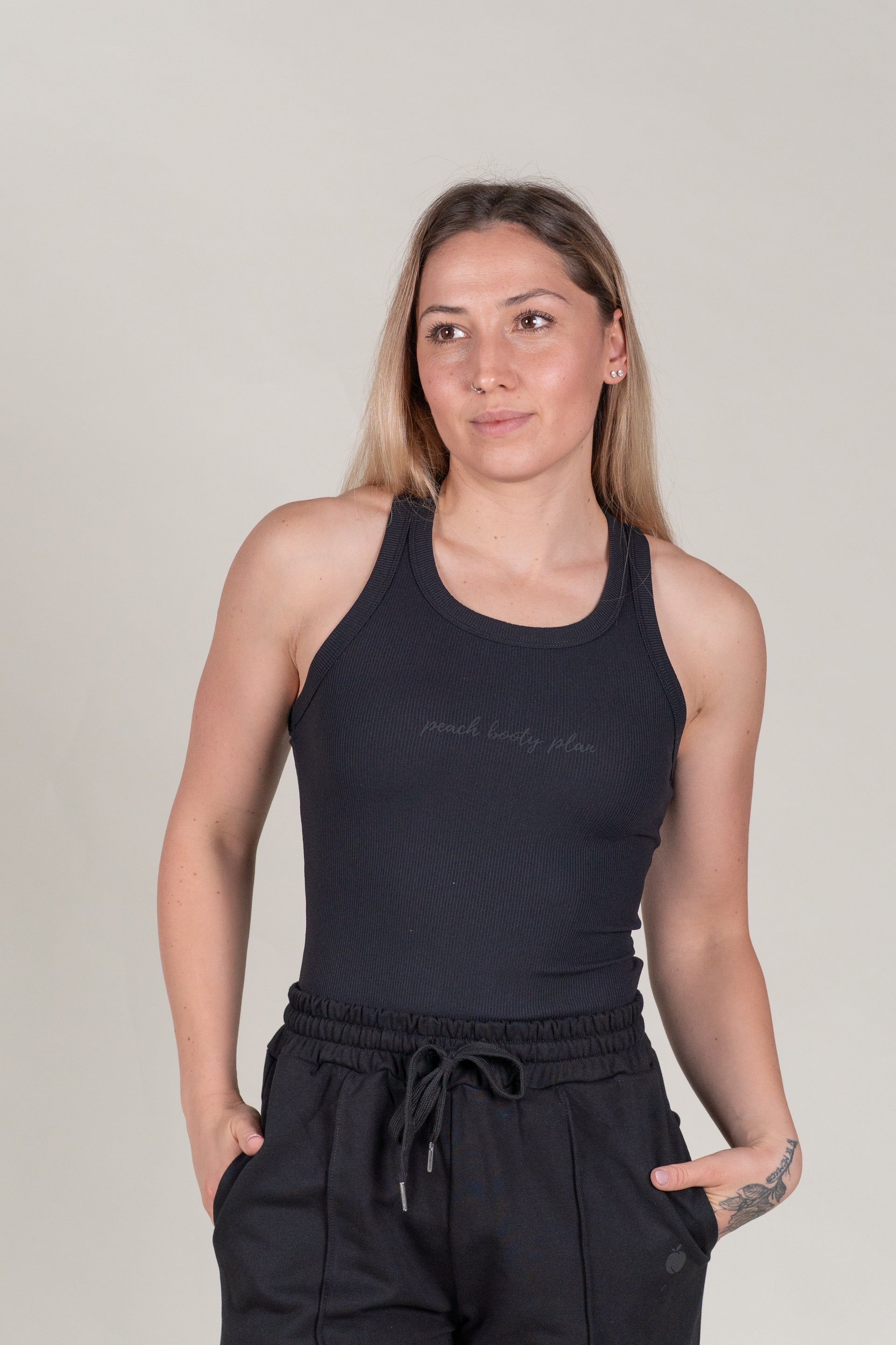 "STYLE" Ribbed Tank Top - Črna