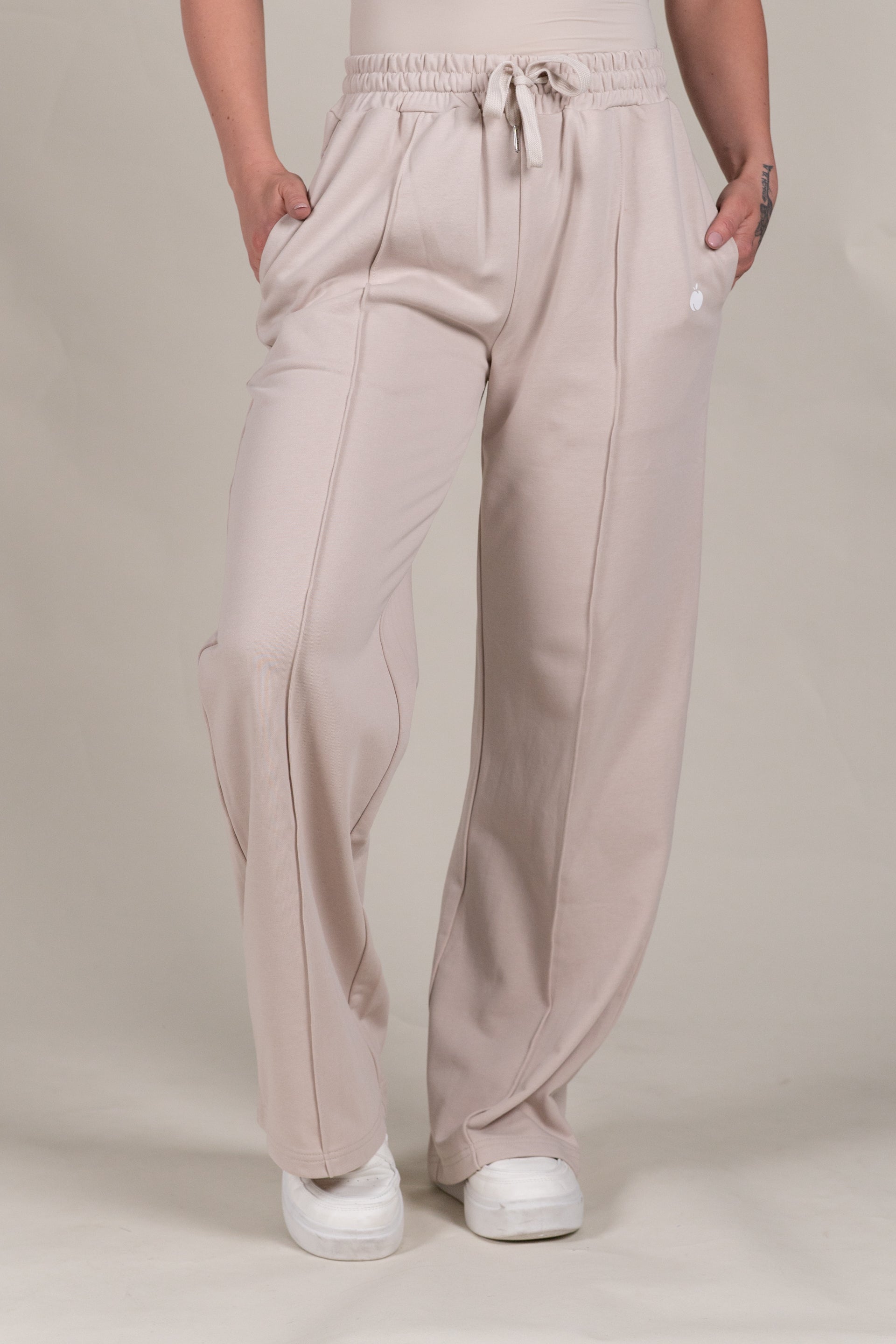 “BASE” Široka Trenirka - Cream