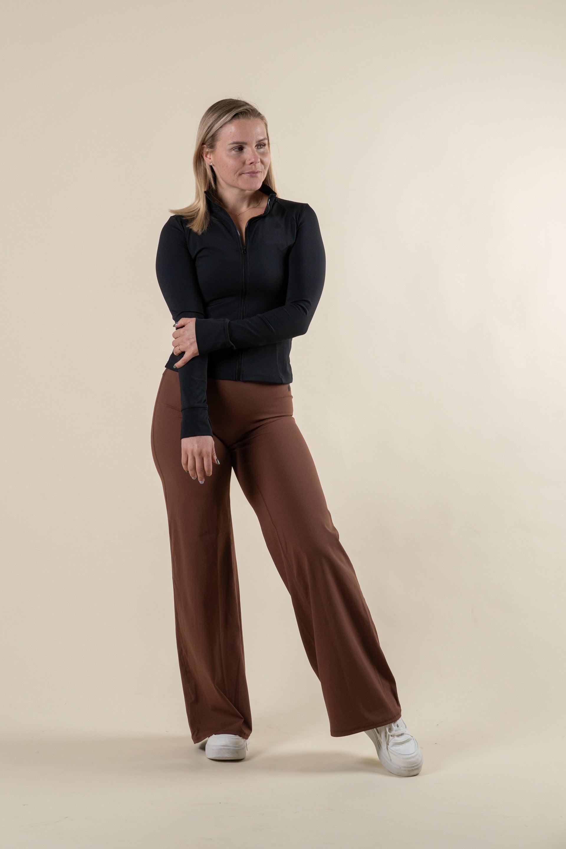 “BASE” Široke Pajkice - Rjava