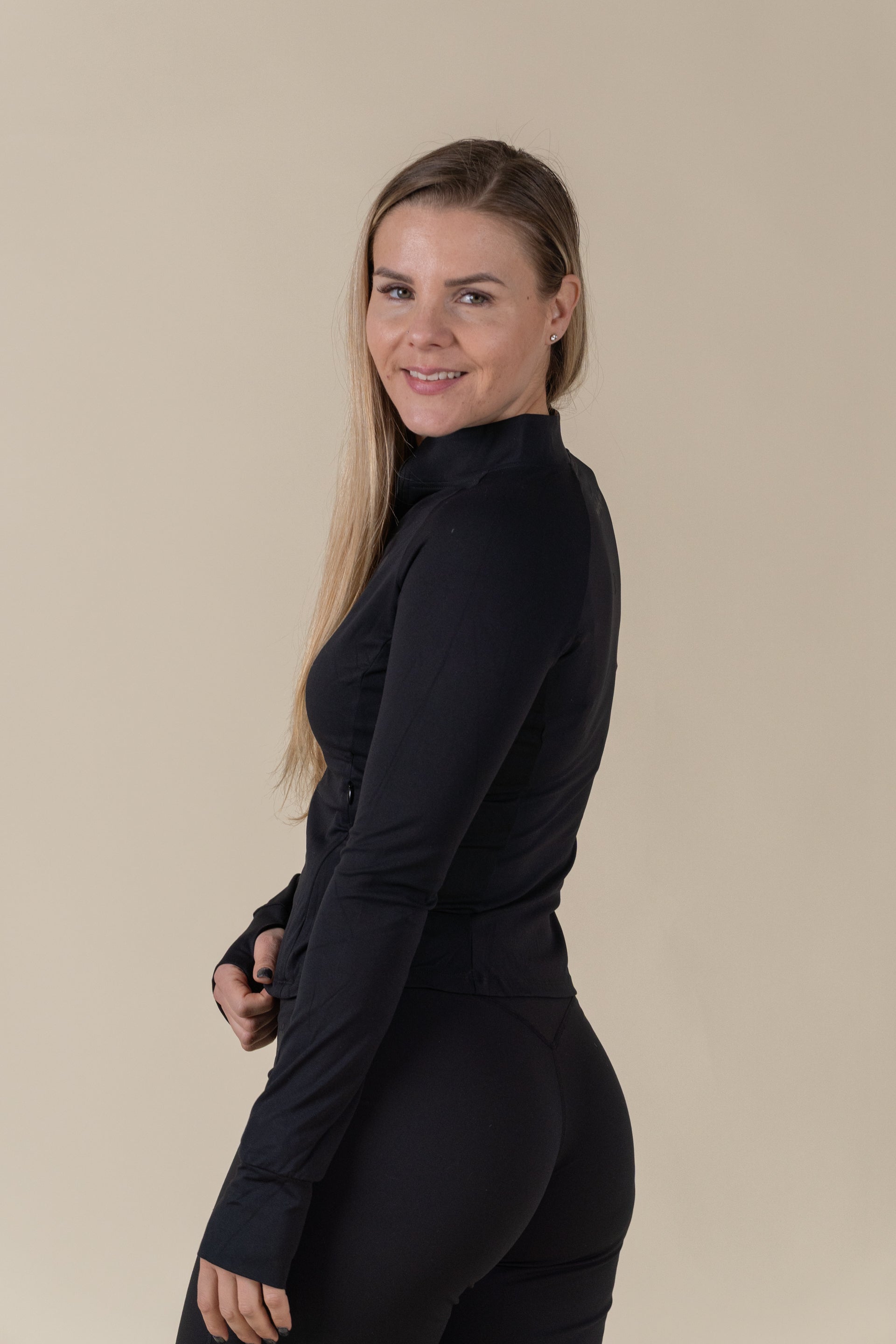 “BASE” Jopa Zip - Črna