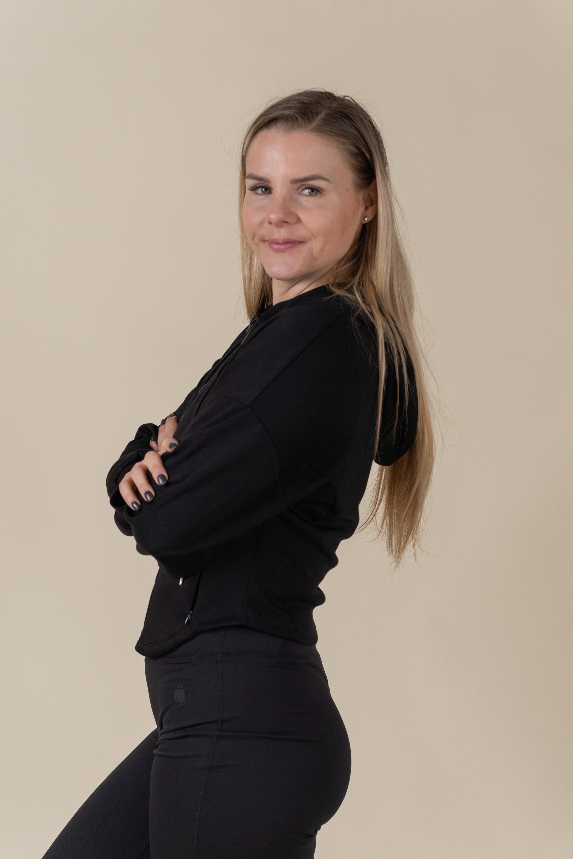 “BASE” Hoodie s kapuco - Črna