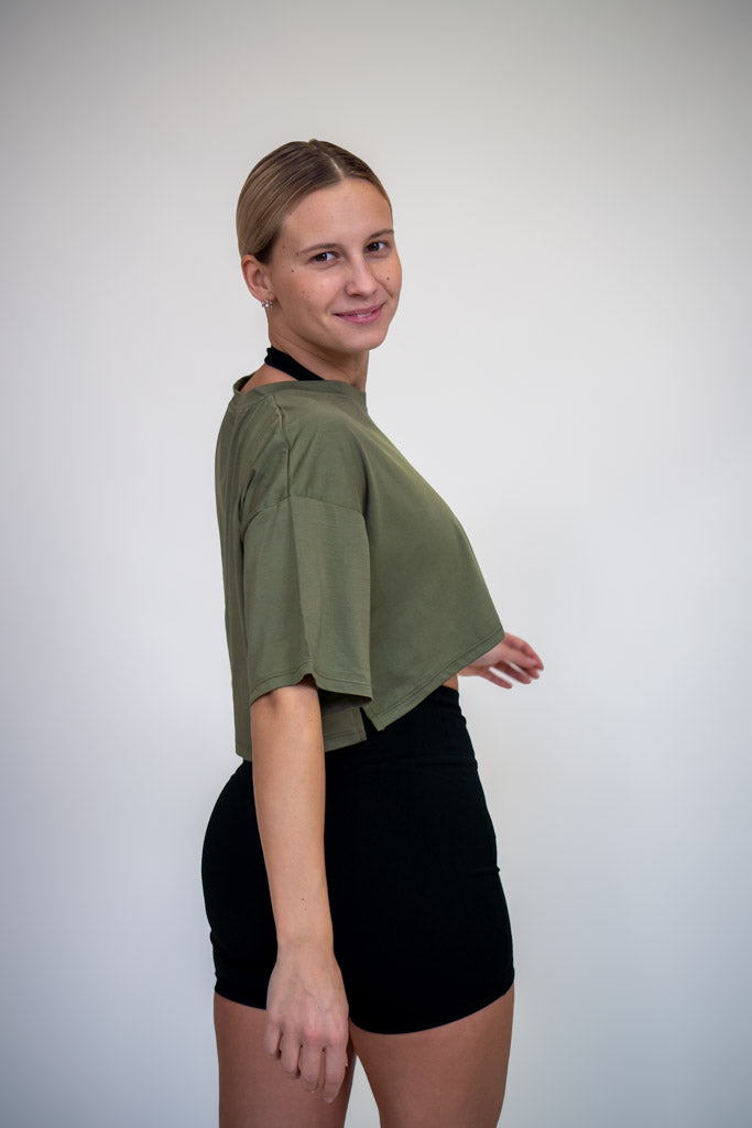 “BASE” Crop Majica - Olive Green