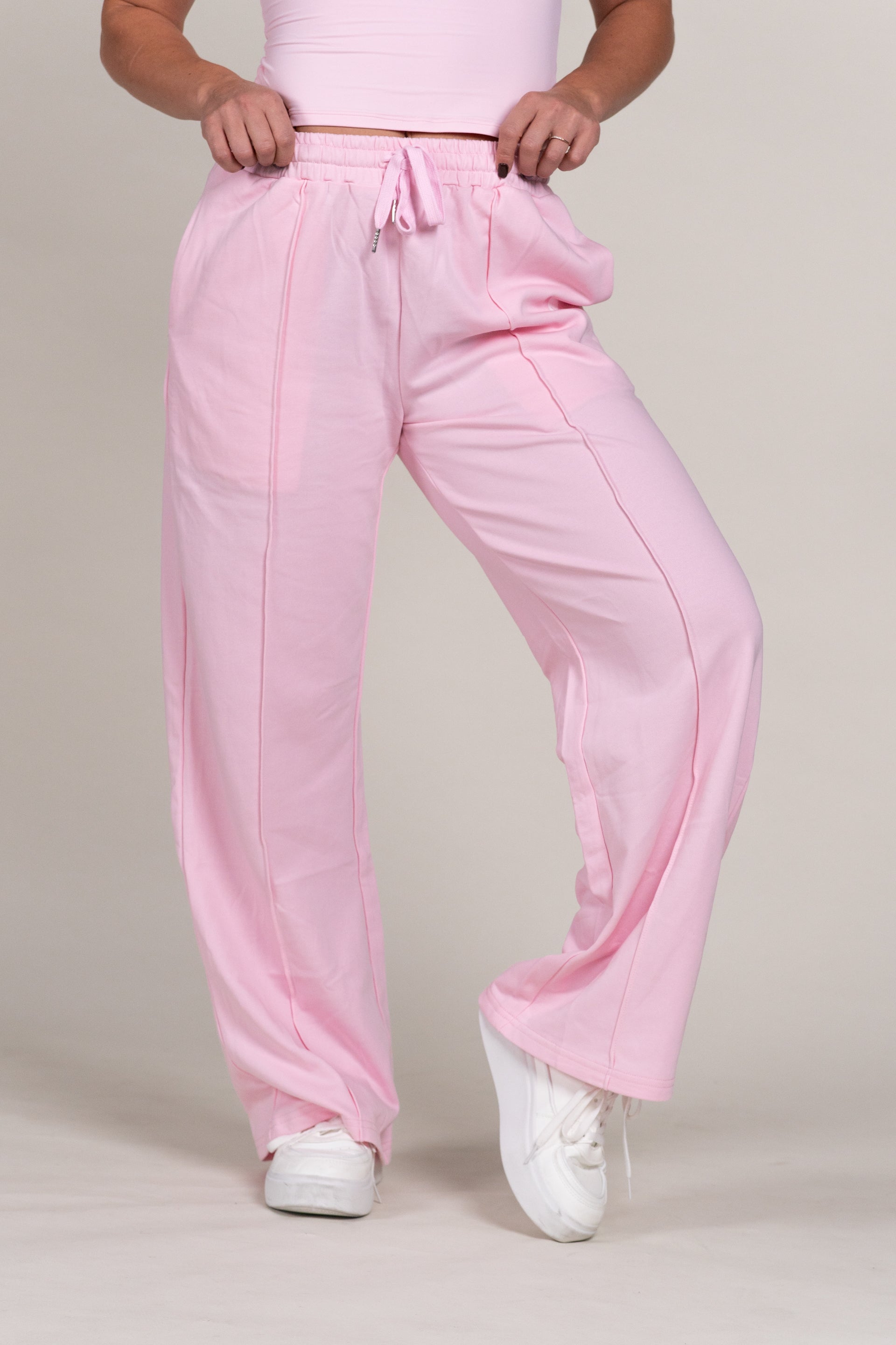 “BASE” Široka Trenirka - Baby Roza