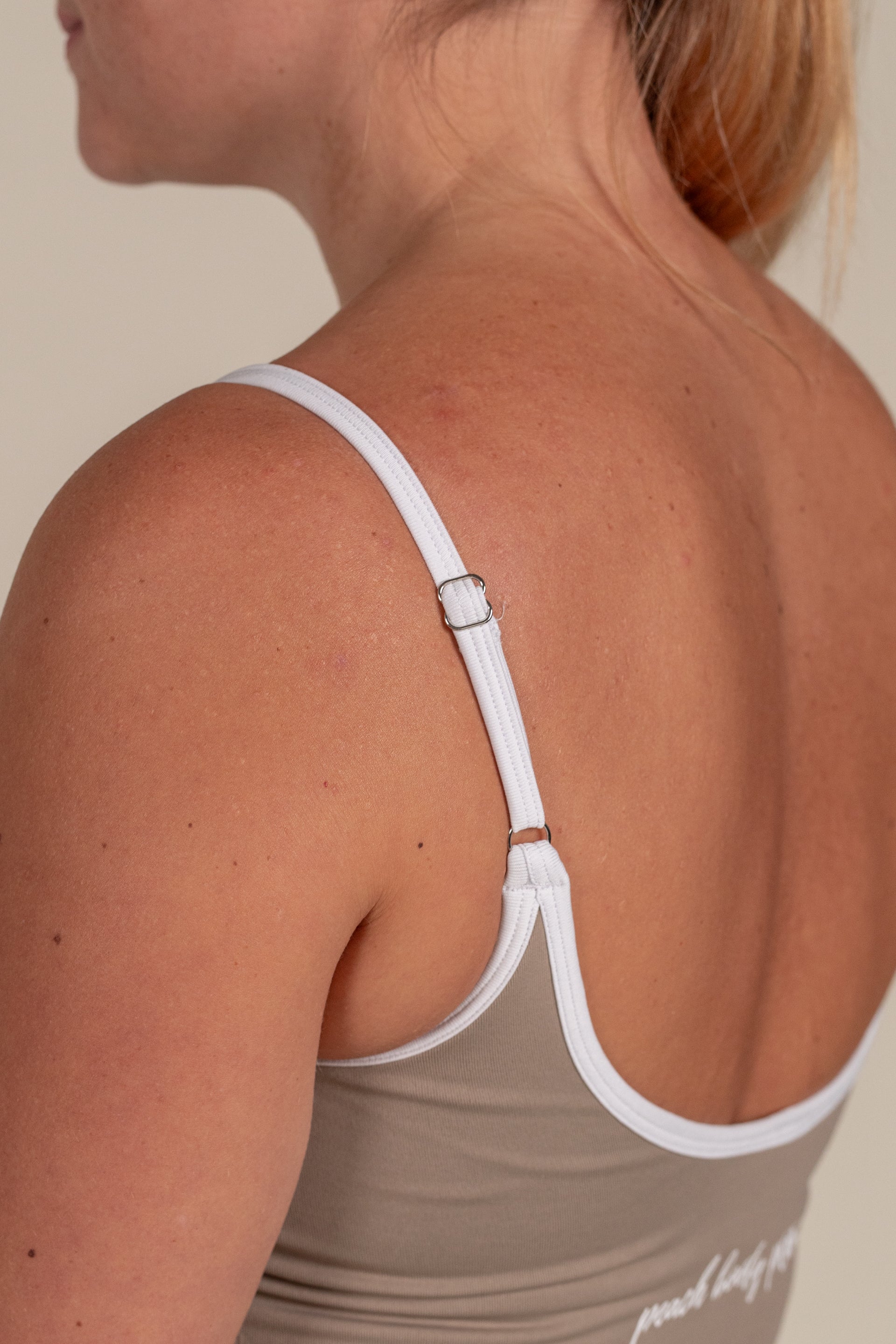 “SCULPT” Line Tank Top - Bež