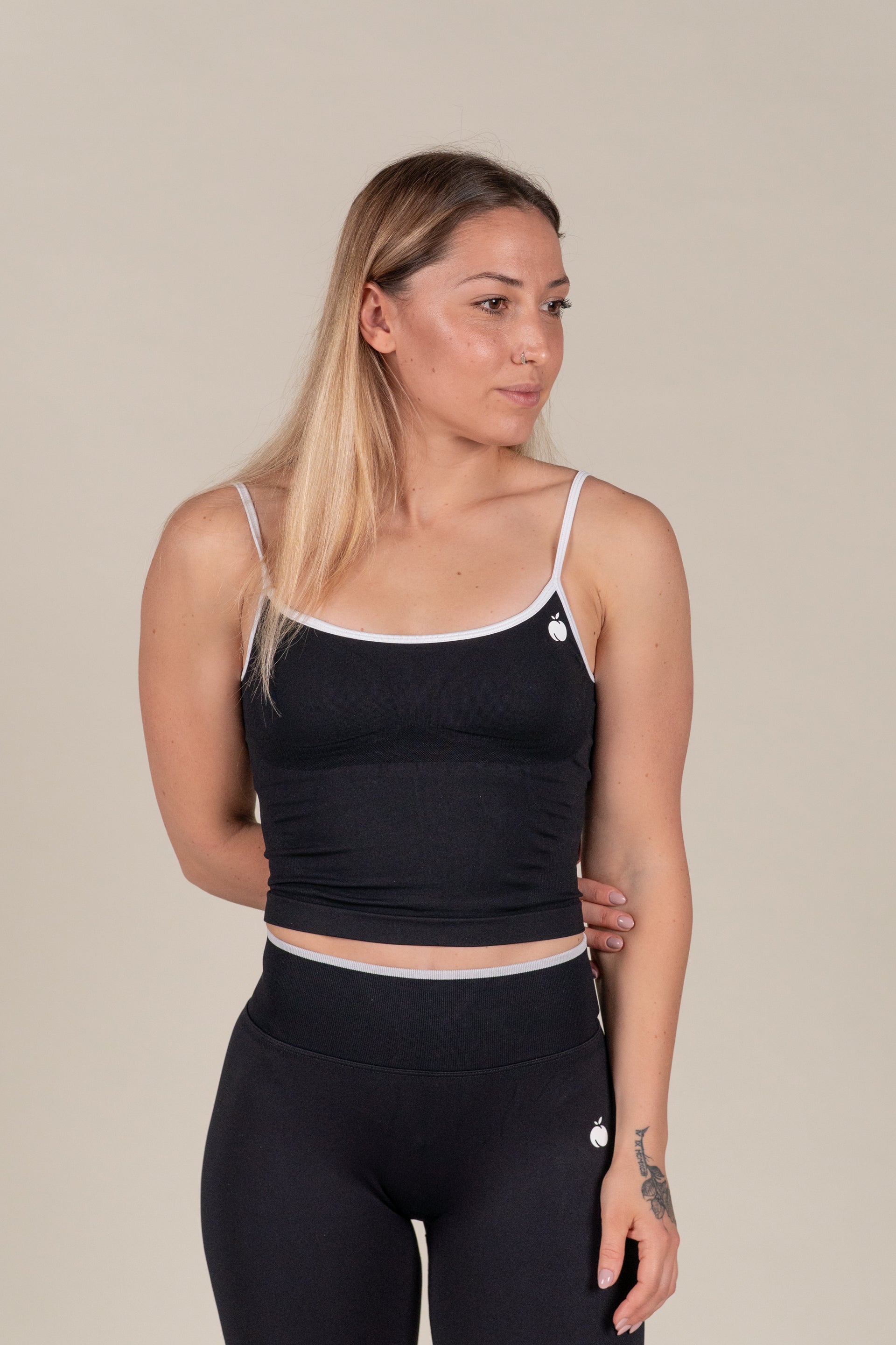 “SCULPT” Line Tank Top - Črna