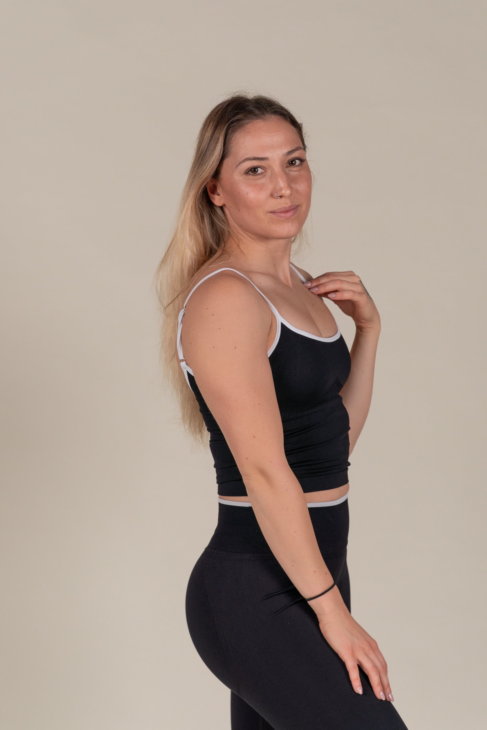 “SCULPT” Line Tank Top - Črna