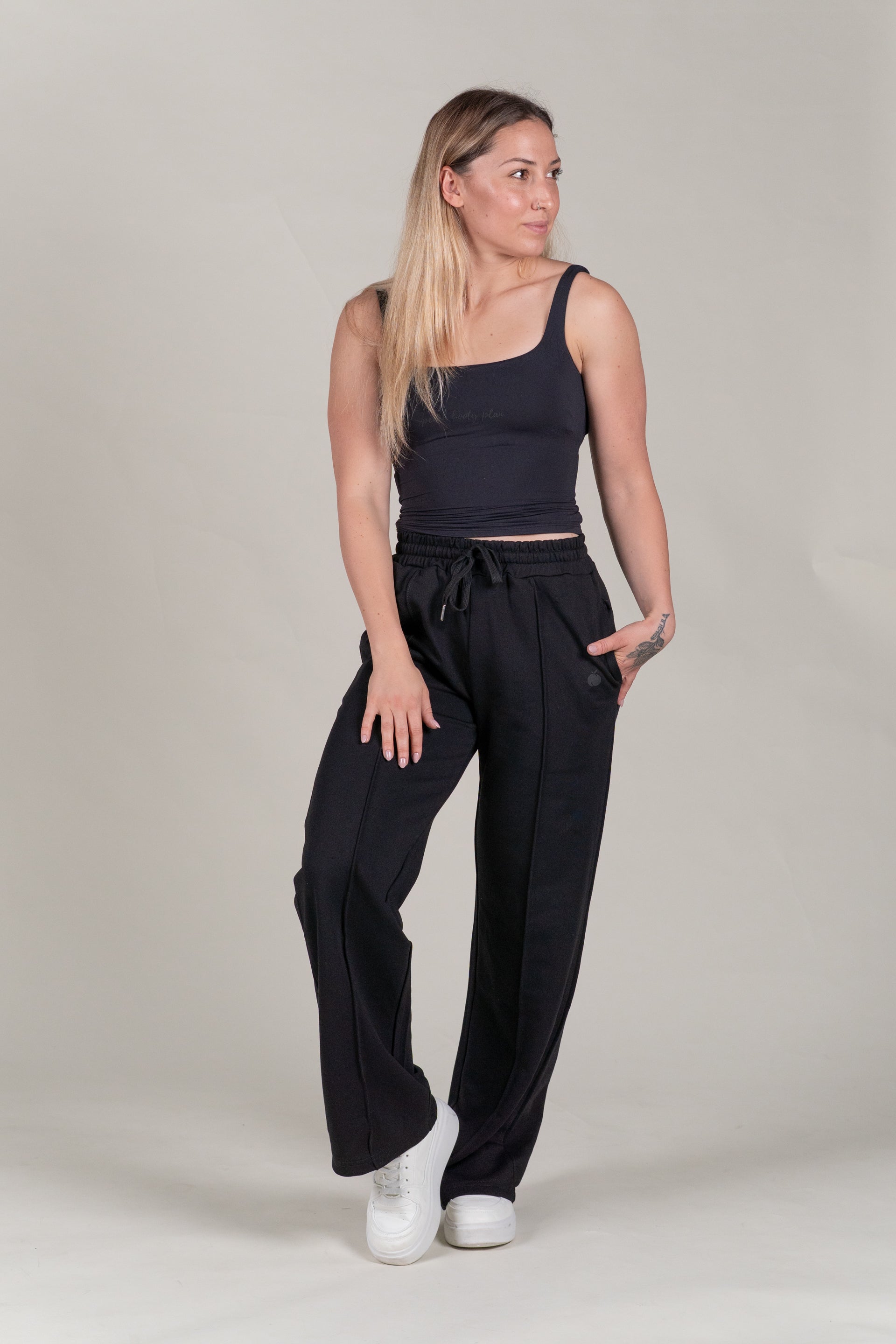 “BASE” Seamless Tank Top - Črna