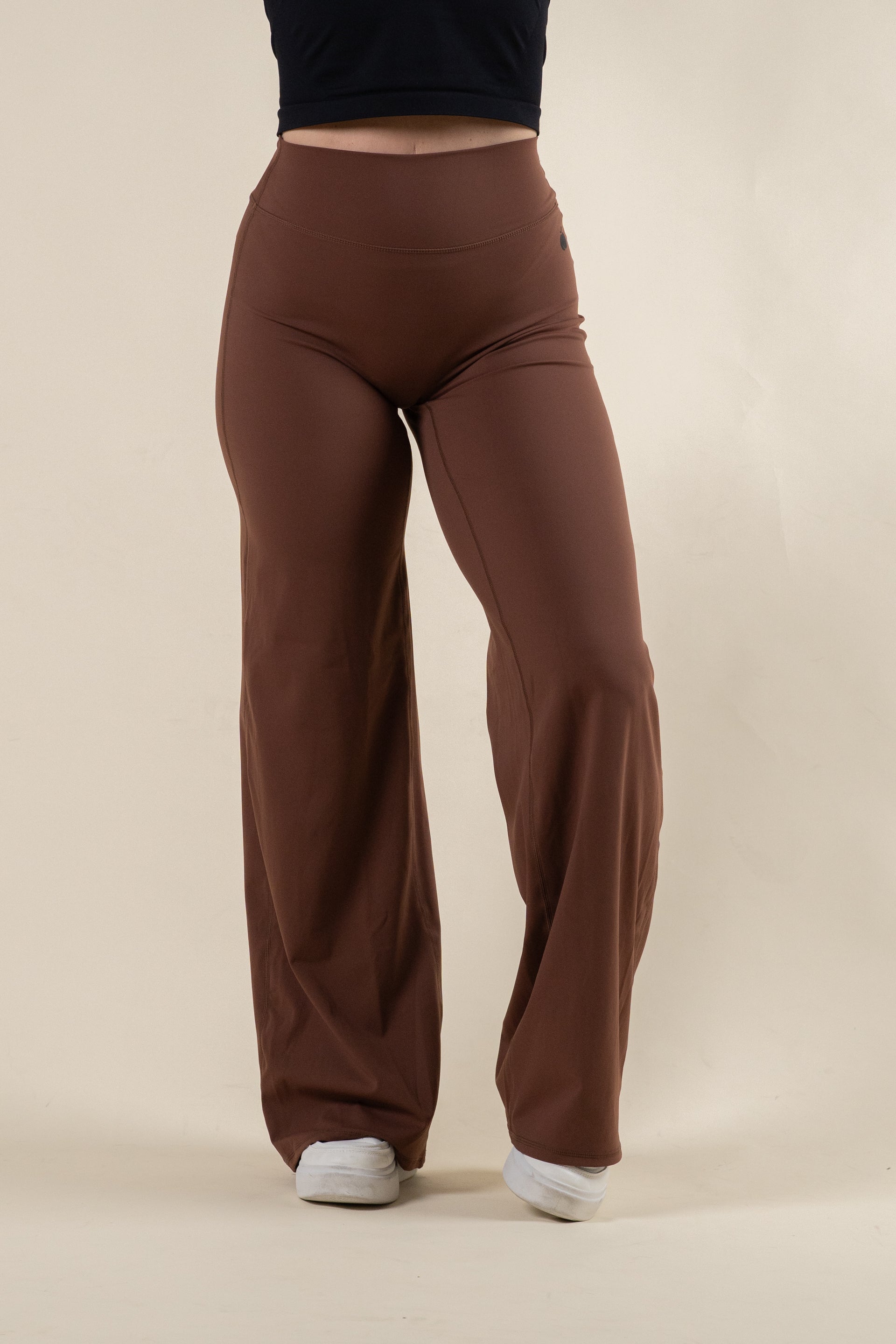 “BASE” Široke Pajkice - Rjava