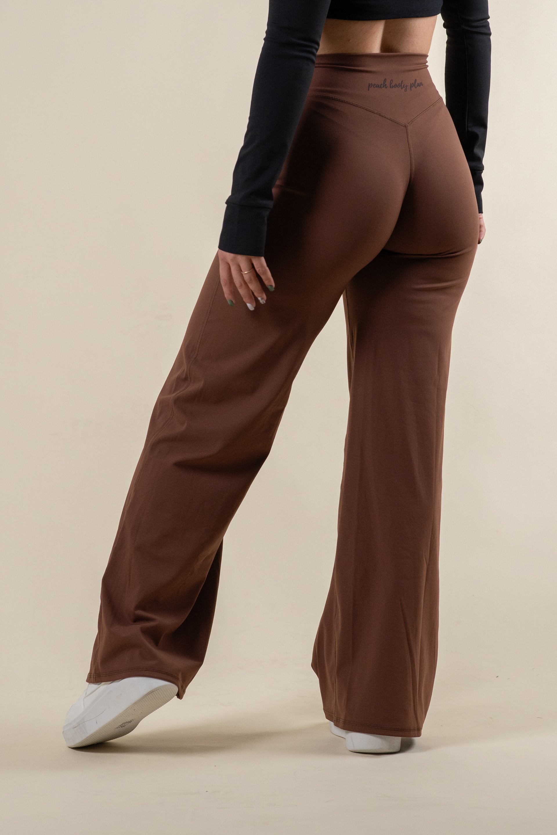 “BASE” Široke Pajkice - Rjava