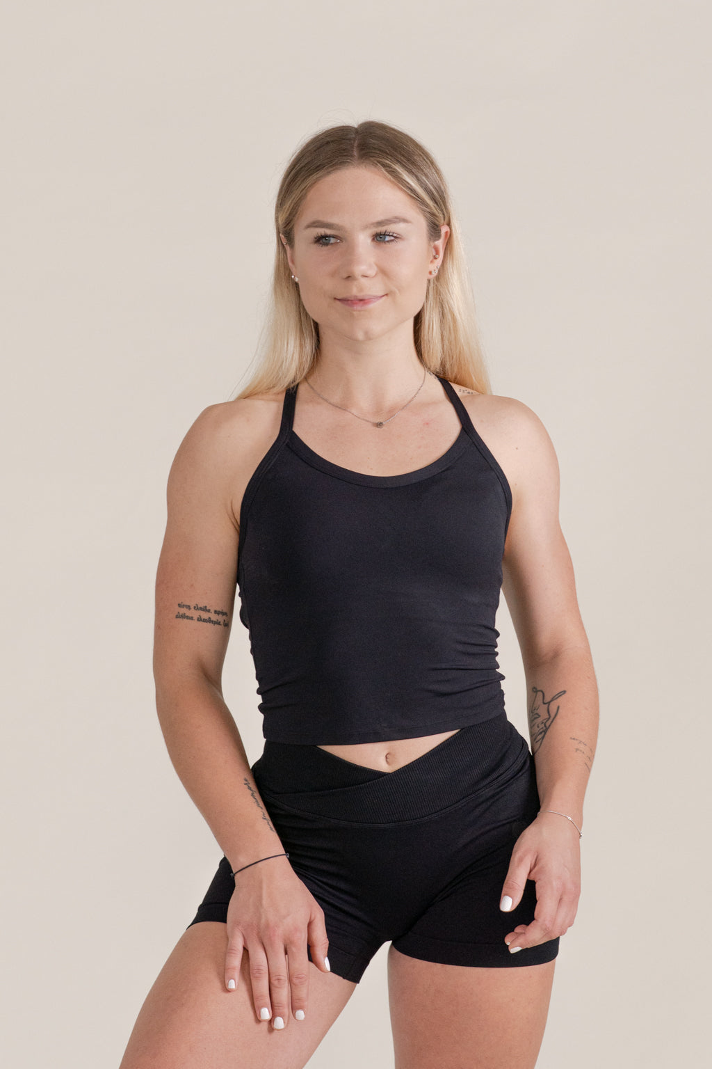 “STYLE” Cross top - Črna