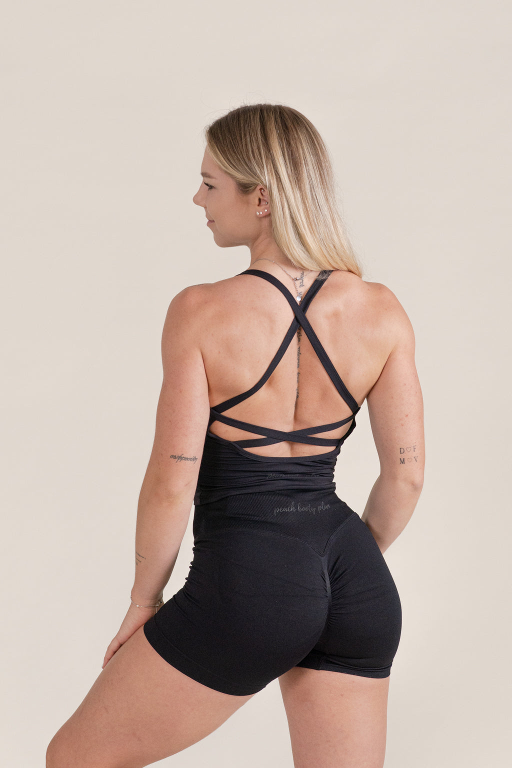 “STYLE” Cross top - Črna