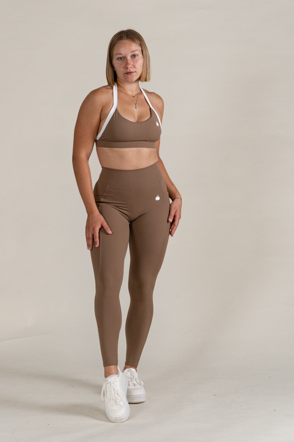 "STYLE" V-back Leggings - Mocha