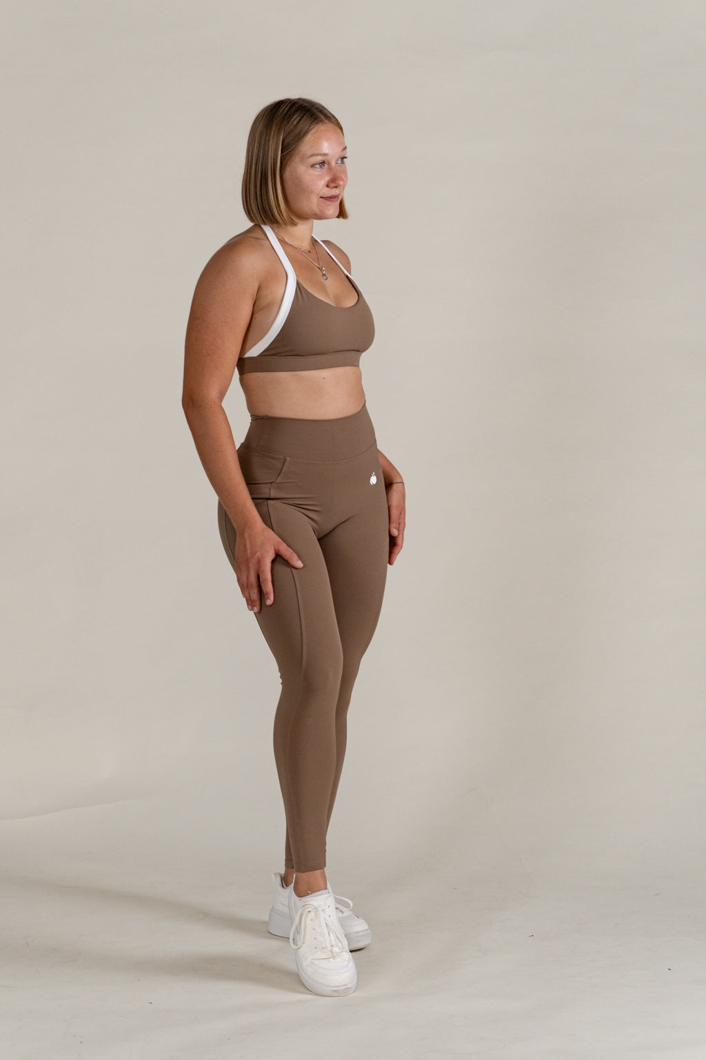 "STYLE" V-back Leggings - Mocha