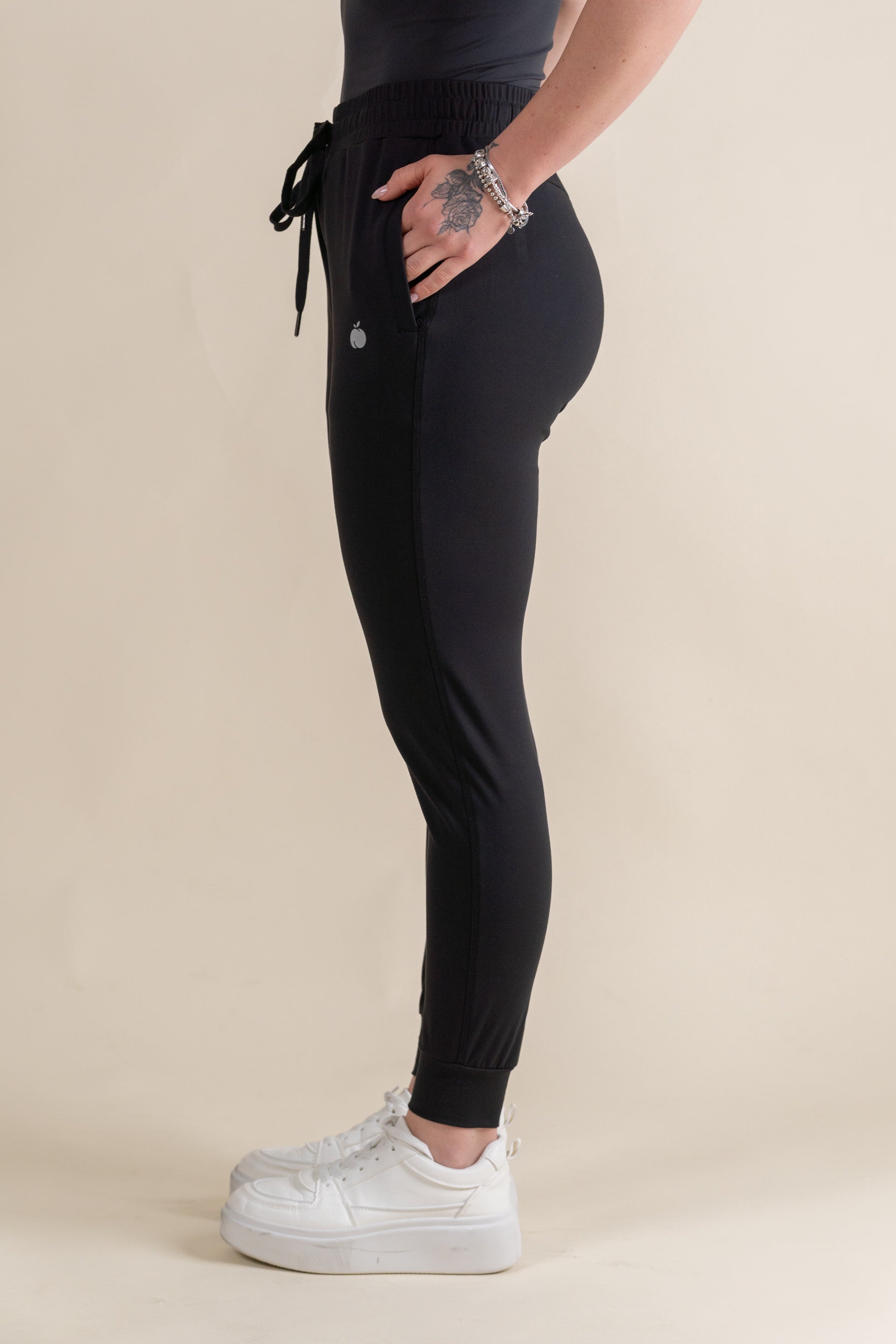 BASE OSNOVNI SET : Base pajkice z Ravnim pasom in Base trenirka