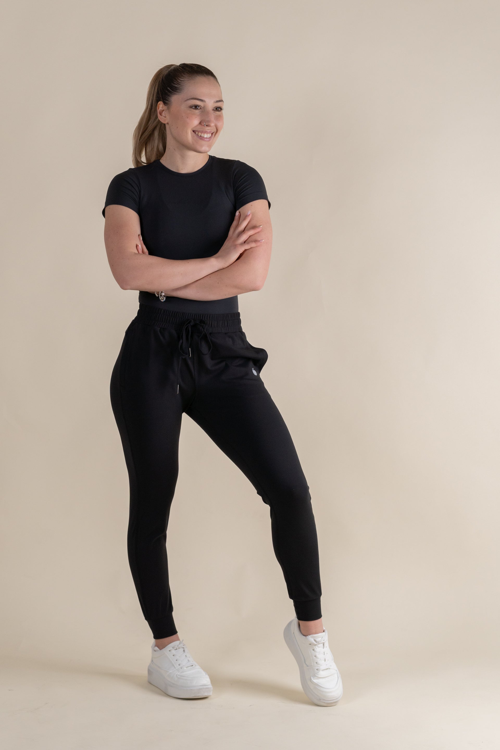 “BASE” Trenirka pajkice - Črna