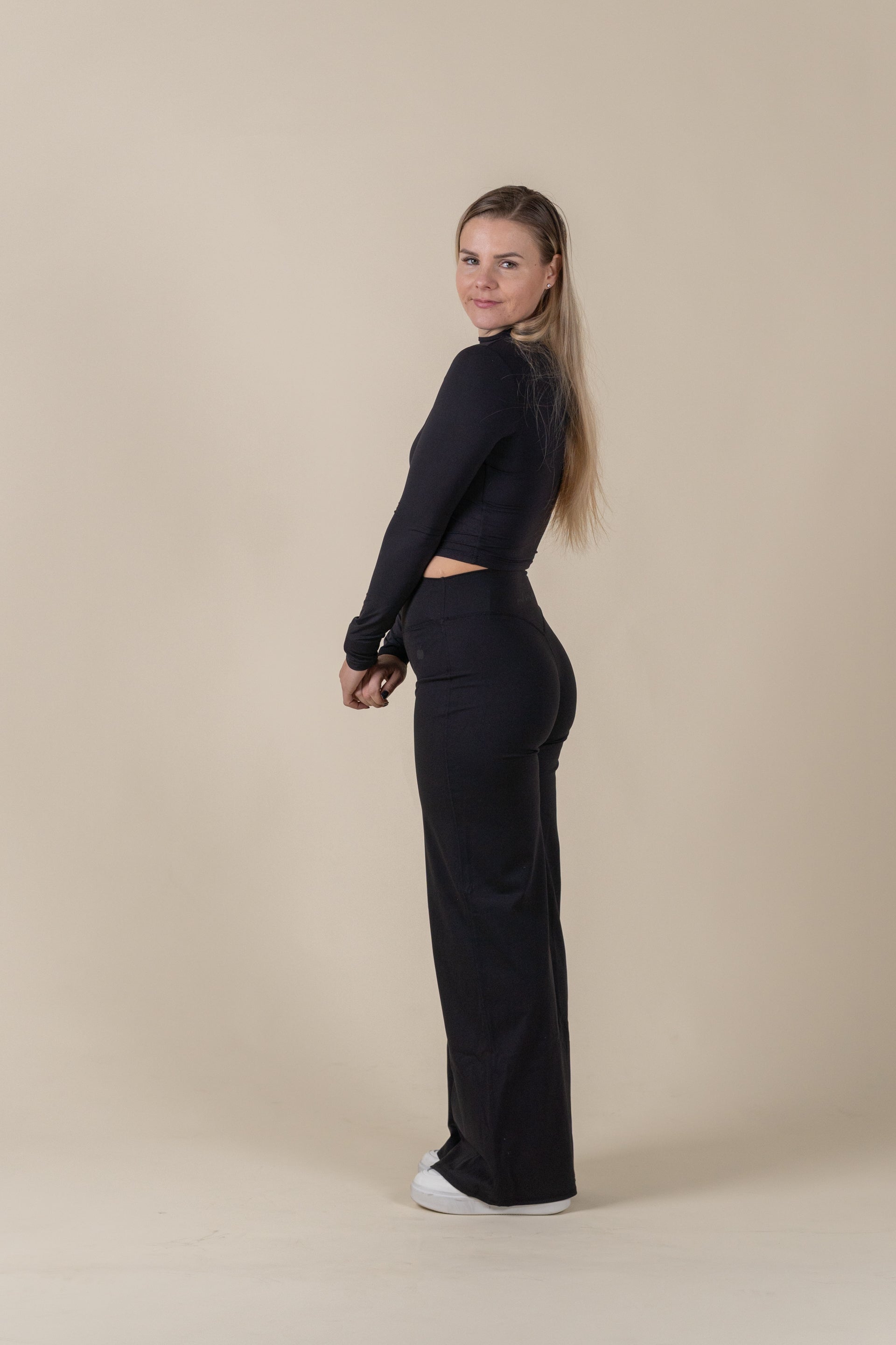 “BASE” Široke Pajkice - Črna