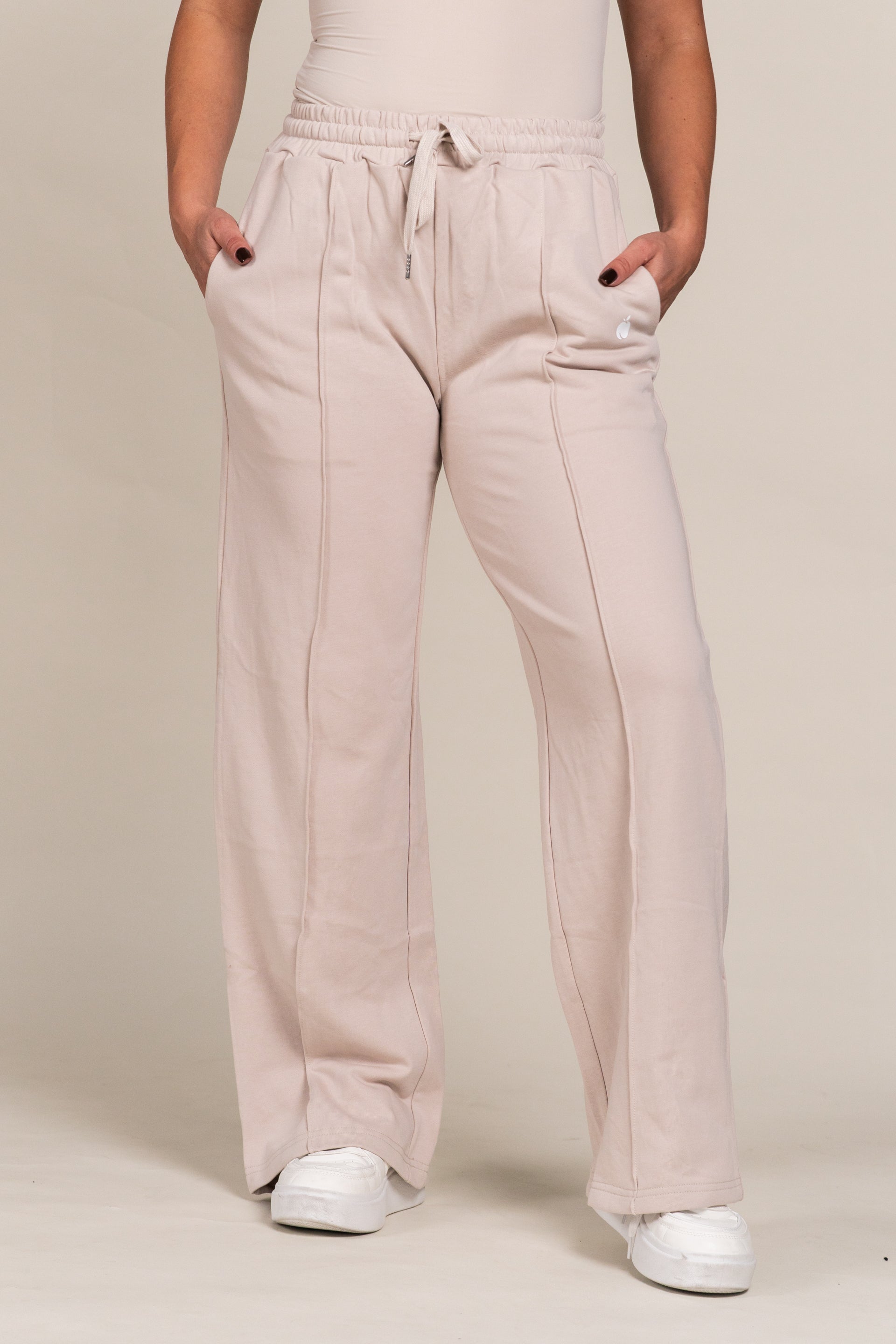 “BASE” Široka Trenirka - Cream