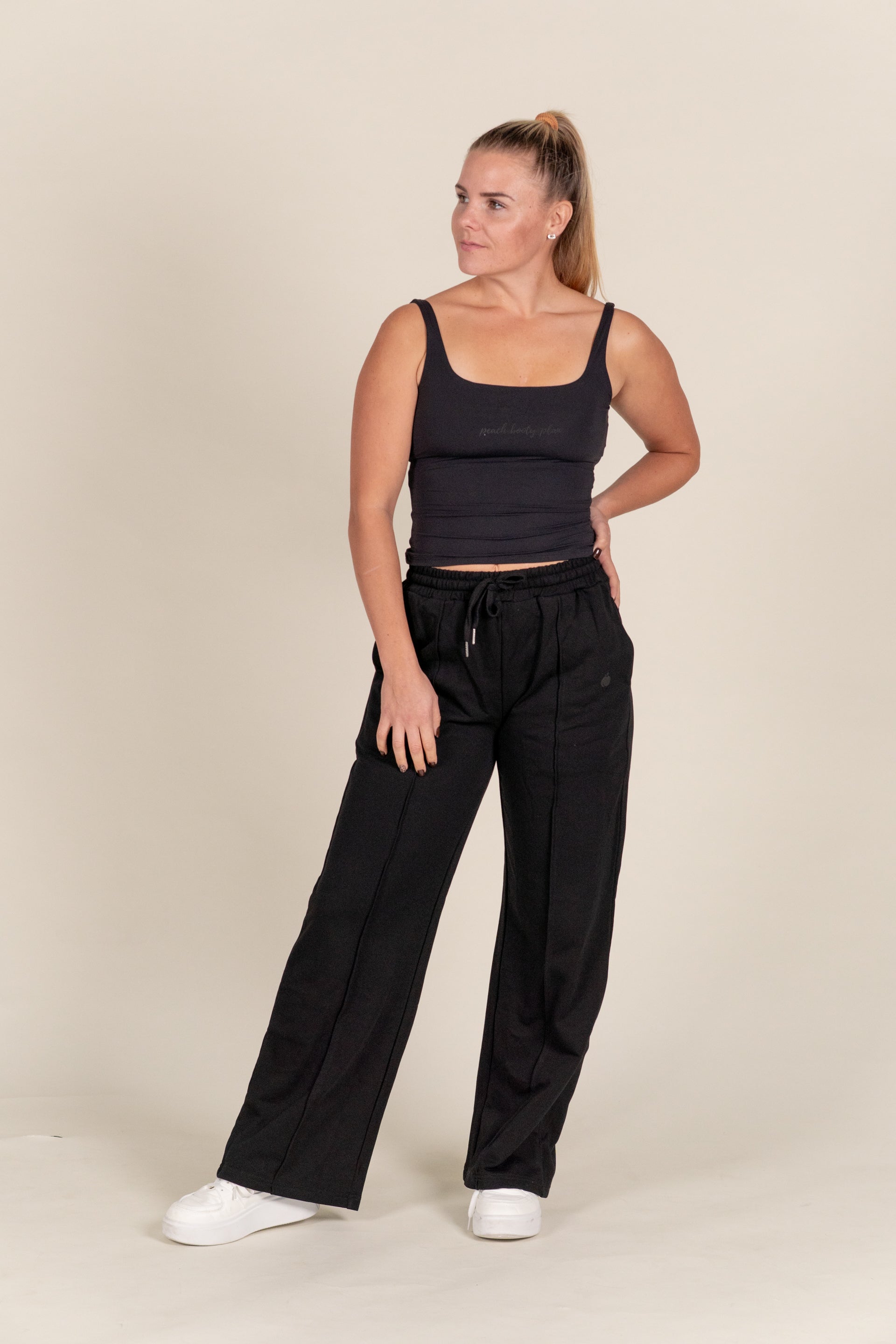 "BASE" SET : Trenirka + Tank Top (Črna)